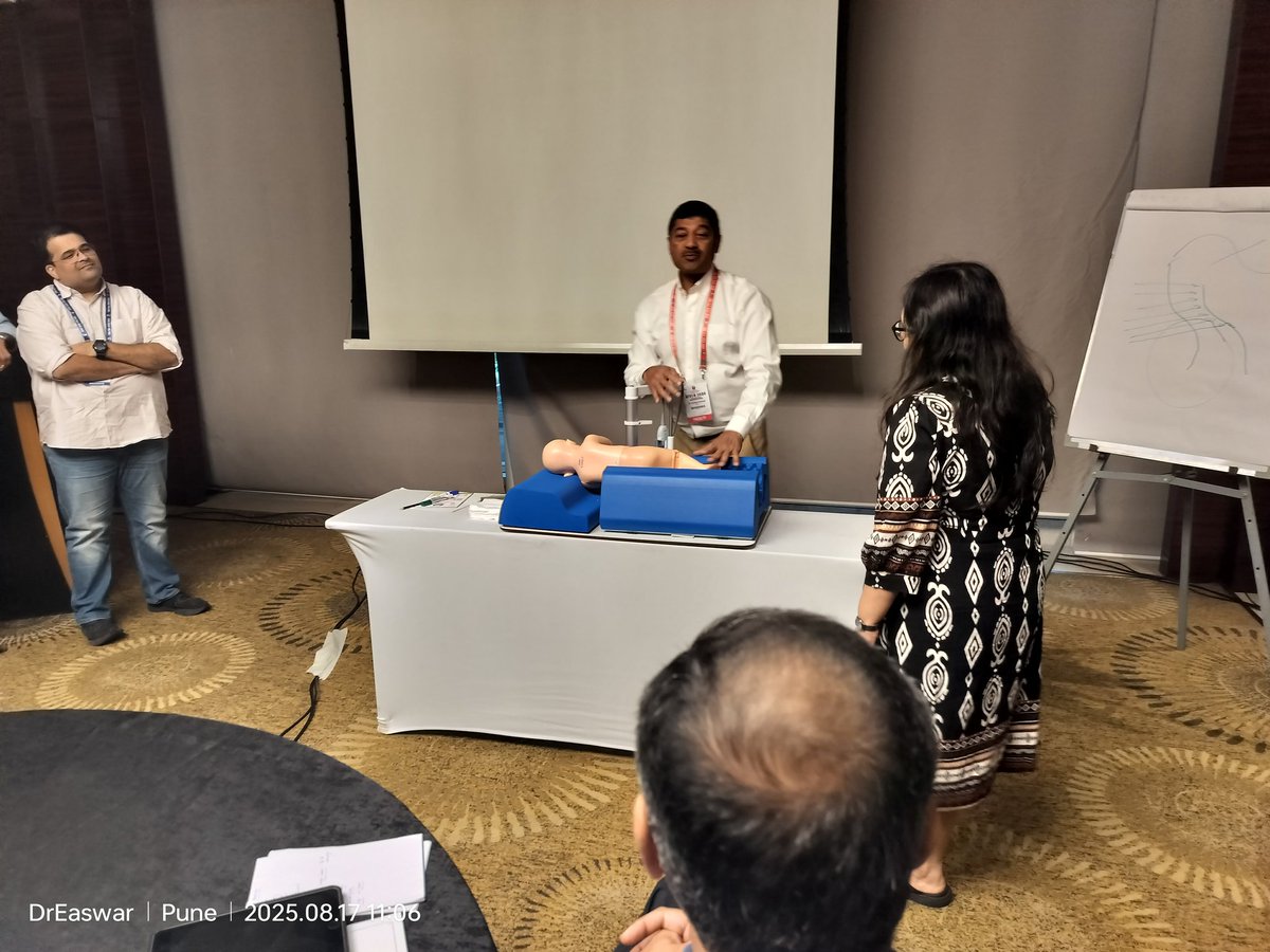 childortho's tweet photo. Lovely to be part of the #Cardiff #Graf #DDH #Ultrasound course at #IFICS
#hipdysplasia #screening
#medtwitter https://t.co/iygbxiczZS