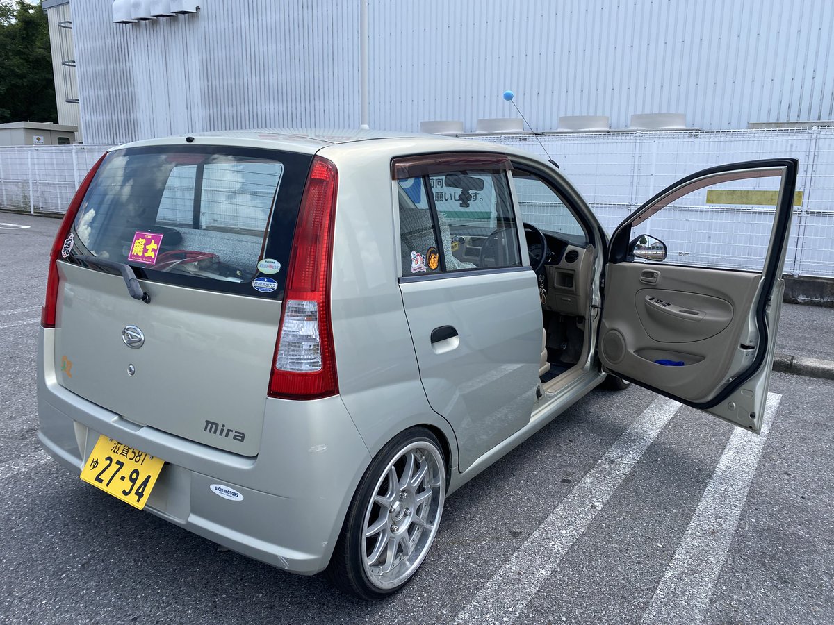 6969fuck69's tweet photo. 16インチ フロント車高調 
リア純サス切りになりました✌️
通勤、保育園お迎えに使います🚗💨
 #ダイハツ  #ミラ  #L250  #L260 
 #SSR  #サス切り https://t.co/RnShAm415l