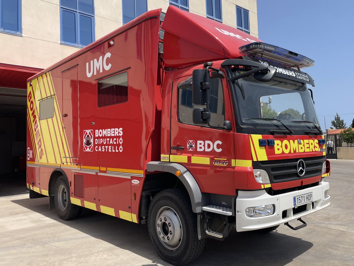 BombersDipcas's tweet image. Dos figuras esenciales en la coordinación de todo tipo de emergencias, como los incendios. 
El #CPC (centro provincial de coordinación) de @BombersDipcas desde donde se coordinan todos los medios, y la #UMC (Unidad Móvil de Coordinación) que se convierte en pieza fundamental para