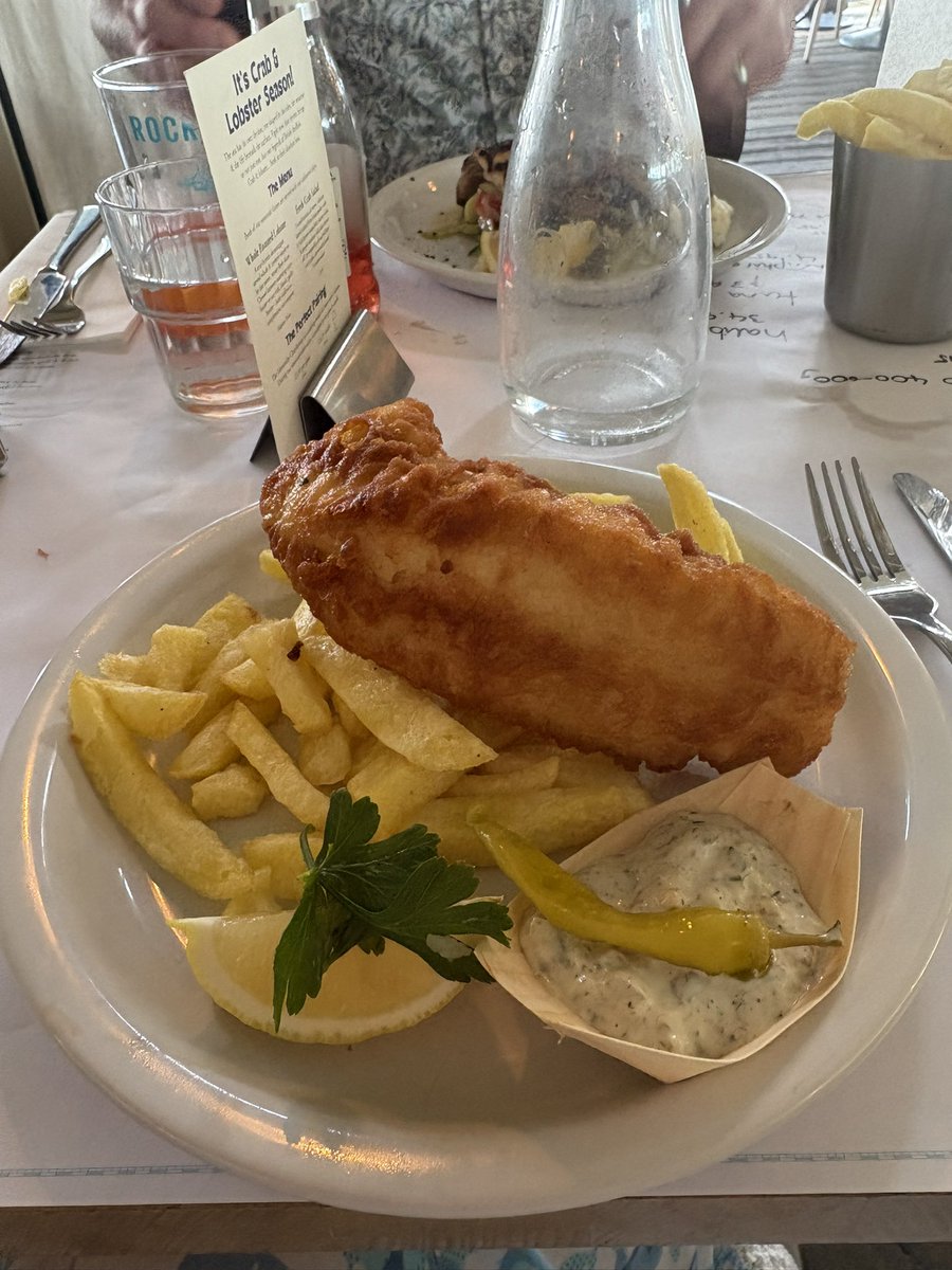 Starting our Devon trip strong with lunch <a href="/therockfishuk/">Rockfish ~ Seafood restaurants by the coast</a> Brixham 🐟
