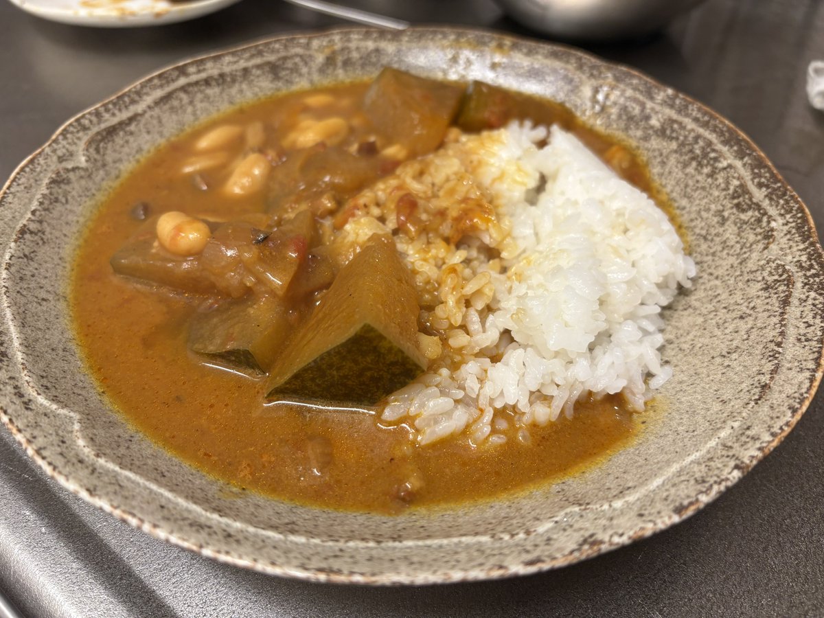 katokennn's tweet photo. 冬瓜と白インゲンのスープカレーです🍛 https://t.co/HGaLjokOsn