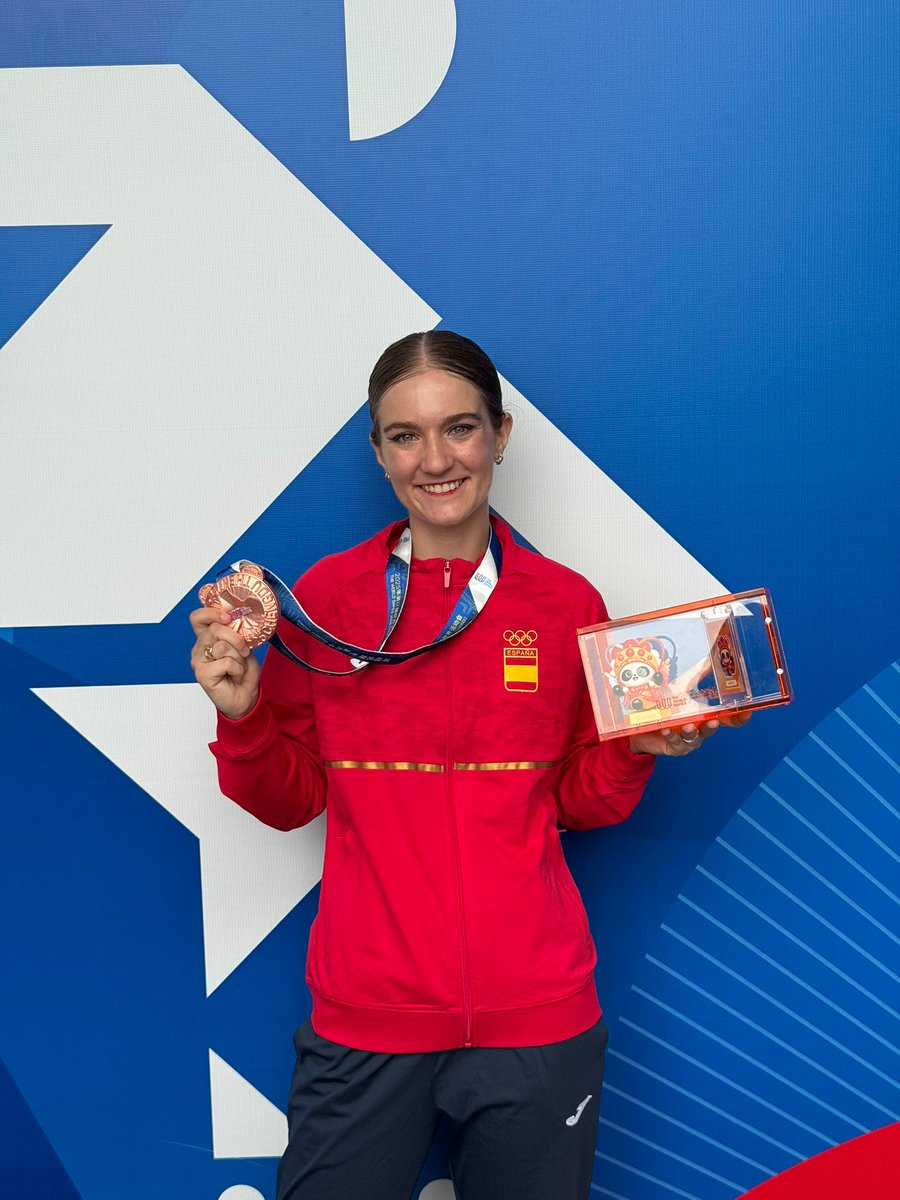 FedPatinaje's tweet photo. 🔺 #InlineFreestyle | ¡𝐁𝐫𝐨𝐧𝐜𝐞 𝐩𝐚𝐫𝐚 𝐋𝐚𝐮𝐫𝐚 𝐎𝐫𝐢𝐚 𝐞𝐧 𝐥𝐨𝐬 @TheWorldGames en la prueba de Classic! 🥉 

El patinaje español ha logrado seis oros y un bronce para la delegación española 🇪🇸 ¡Espectacular! 

#TWG2025 https://t.co/JUQAsyPAxz