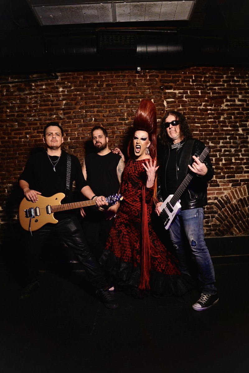 Gótica y folclórica! 
❤️SE PUEDE SER DE TODO EN LA VIDA! 
PERO CON MÉTODO!