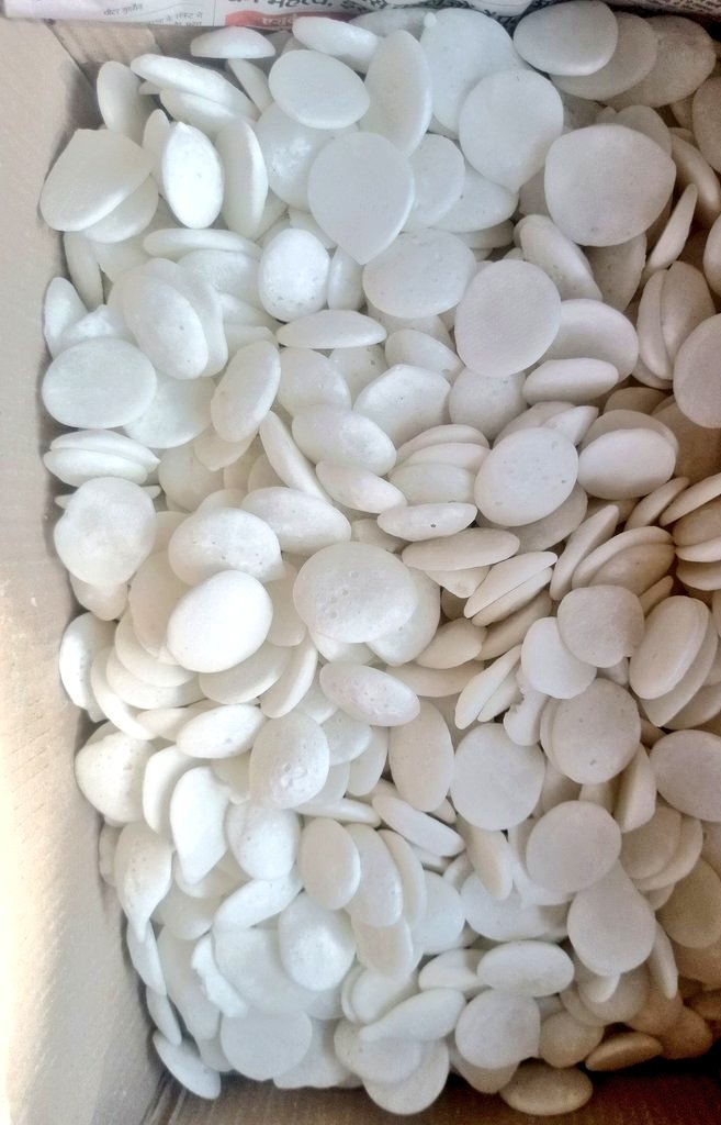 आपके क्षेत्र में इस मिठाई को किस नाम जानते है ??