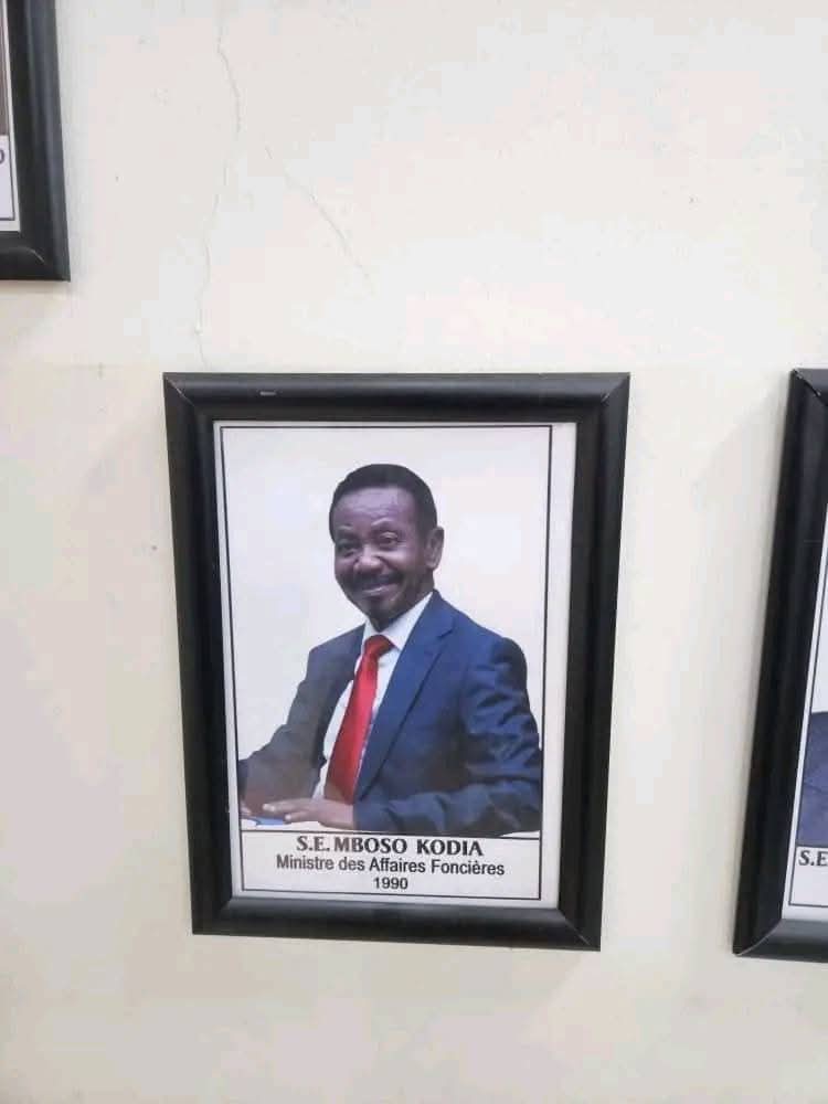 Dr OWANDJ'OTETE ONEMA FRANCK (@franckonem60538) on Twitter photo Mobutu lui rappelle et le fait ministre à plusieurs reprises entre 1990 et 1997 (santé publique, portefeuille de l'État, sports et jeunesse, agriculture)
Mais c'est la jeunesse qui applaudit la vieillesse dans des meetings
Jeunesse,réveille-toi
<a href="/OMELONGA_LENS1/">LEN'S OMELONGA</a> <a href="/Observateur_X/">OBSERVATEUR X 🇨🇩</a> Mobutu lui rappelle et le fait ministre à plusieurs reprises entre 1990 et 1997 (santé publique, portefeuille de l'État, sports et jeunesse, agriculture)
Mais c'est la jeunesse qui applaudit la vieillesse dans des meetings
Jeunesse,réveille-toi
<a href="/OMELONGA_LENS1/">LEN'S OMELONGA</a> <a href="/Observateur_X/">OBSERVATEUR X 🇨🇩</a>