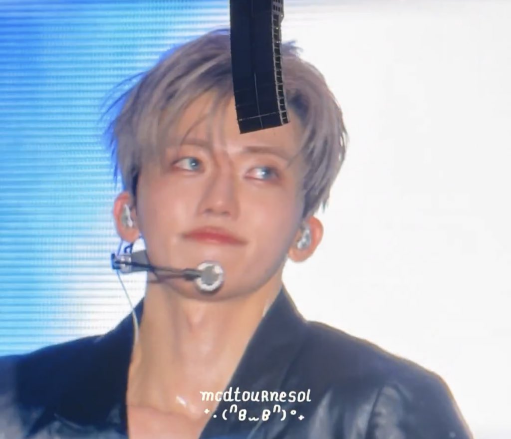 NJM__file's tweet photo. : “Stop babying your idol , he’s not a baby anymore”

MY IDOL😭 : LOOK AT HIM😭 https://t.co/czlta9aO3g