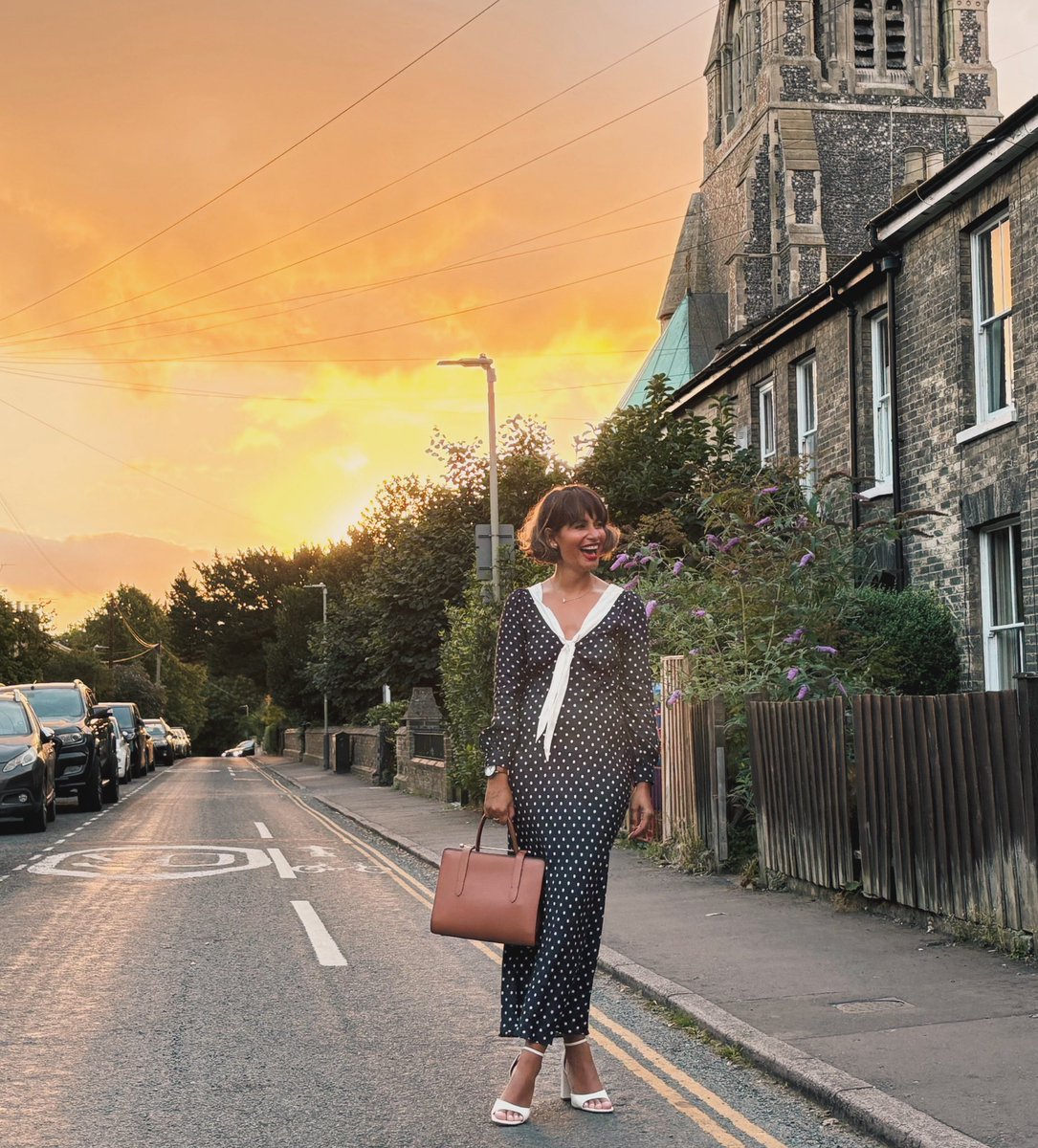 A moment for the dress and the sunset 🌅