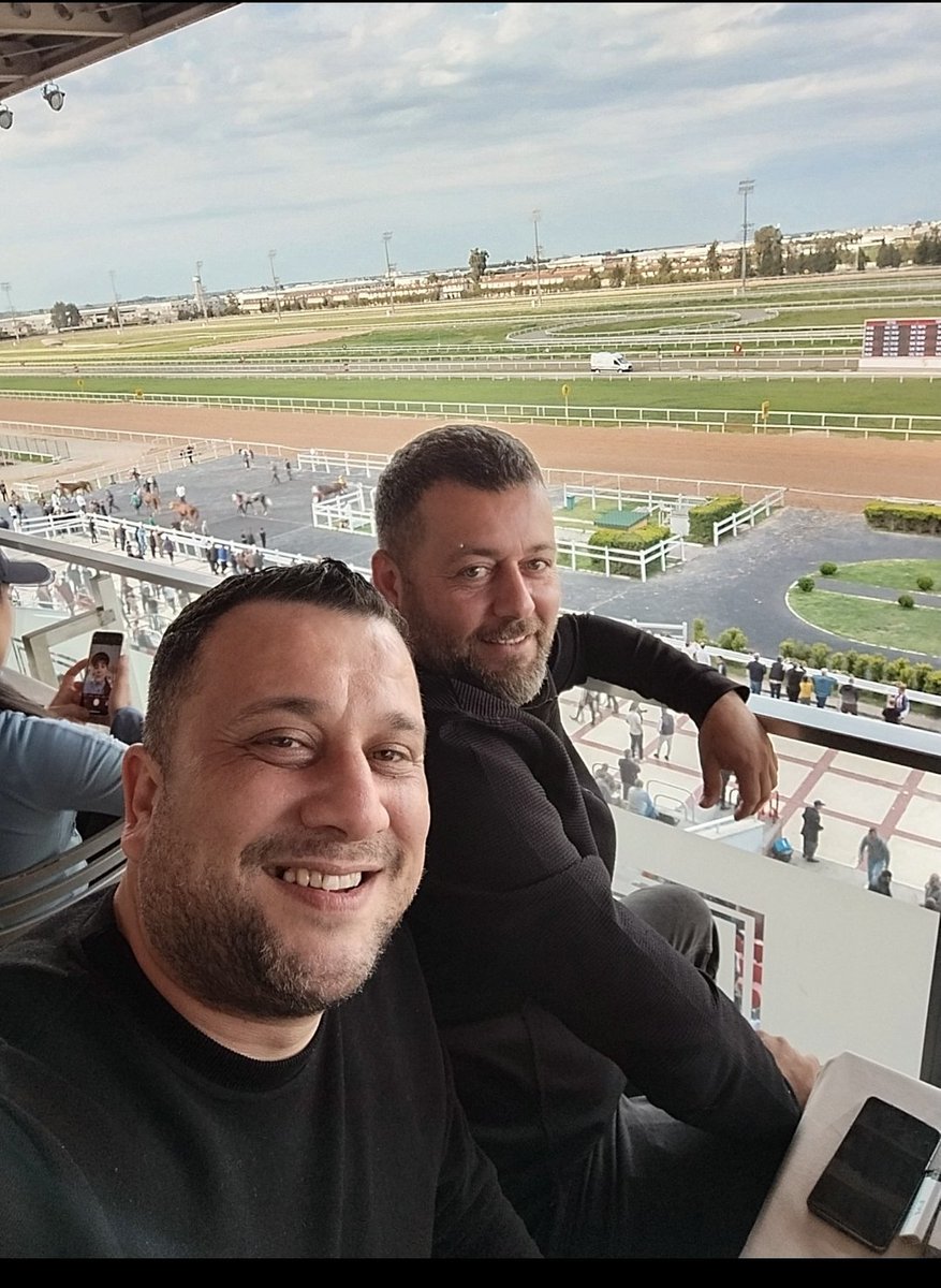 Eser abi Bitti demeden Bitmez..... Hipodromda Çimler Yeşil Sahalarda Eser Yeşil <a href="/Eseryesil3/">Eseryesil</a>