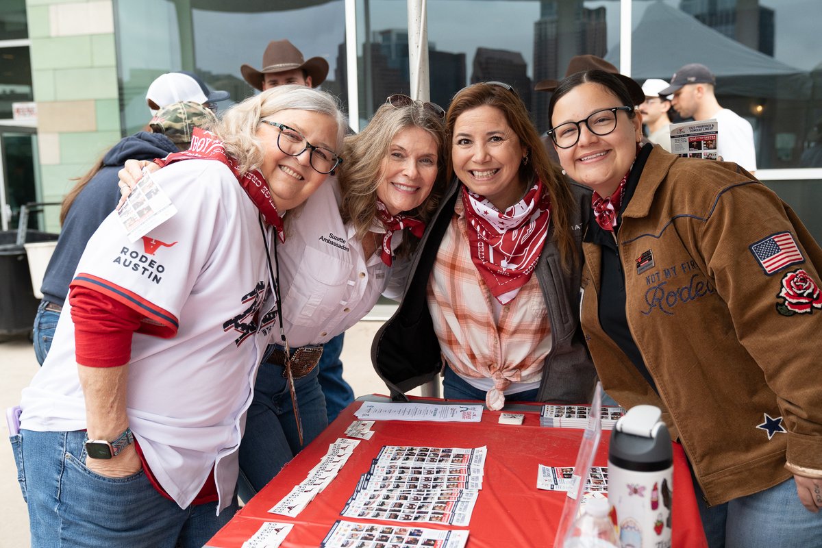 Happy #NationalNonprofitDay! 🎉 Rodeo Austin is powered by incredible volunteers who give their time, talents, and big Texas hearts to support our mission of growing the next generation. 💙 Come be part of the fun! Volunteer applications are open- rodeoaustin.com/get-involved/v…