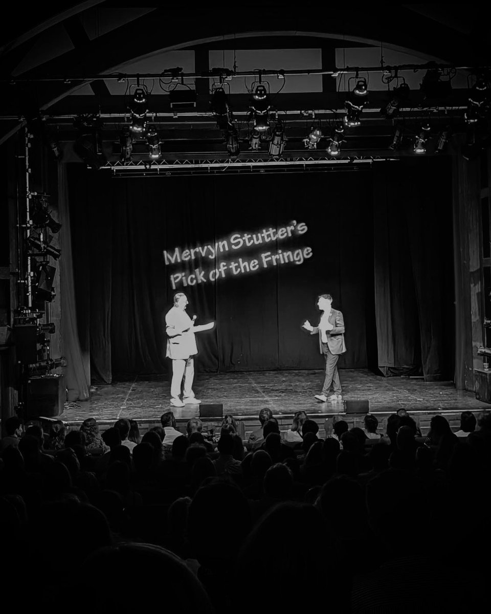 Thrilled to perform at <a href="/ThePleasance/">Pleasance</a> for <a href="/mervspotfringe/">Mervyn Stutter's Pick of the Fringe</a>’s showcase today after his ⭐️⭐️⭐️⭐️ “Highly Recommended” earlier this week!

FAKE has 8 more shows. Yesterday was full, so arrive early!

edfringe.com/tickets/whats-…

#EdFringe #PickOfTheFringe <a href="/chriscookmagic/">Chris Cook</a>