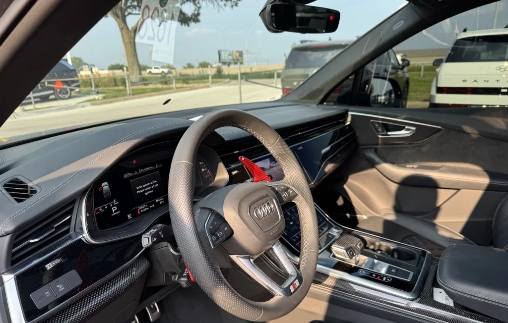 OlatheHyundai's tweet image. 🚨 Fresh Arrival: 2022 Audi SQ7 at Hyundai Olathe

👉 Click to view details: ow.ly/b6Xl50WEUXQ

#HyundaiOlathe #FreshArrival #AudiSQ7 #LuxurySUV #PerformanceMeetsComfort #JustIn