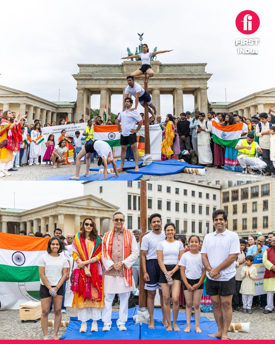 thefirstindia's tweet photo. Berlin: To mark India’s 79th Independence Day, the Embassy of India hosted a vibrant Bharat Parade at Brandenburg Gate with 1,000+ attendees. Highlights included a Mallakhamb show and cultural performances.
#IndiaInGermany #BharatParade #BrandenburgGate https://t.co/cnOAHpfpBT