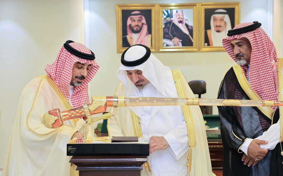 بيض الله وجهك يا المجمّل <a href="/jBer7007/">جابر بن حفول</a> ، جمّلت وتجمّلت وسمو الأمير #جلوي_بن_عبدالعزيز_بن_مساعد أمير منطقة #نجران  يستاهل كل خير الله يطول عمرهـ <a href="/live_najran/">ثامر ال مخلص #صوت_الشباب</a> 

دعواتي لملاك الخيل بموسم استثنائي سيكون حديث عشاق الفروسية في الخليج <a href="/frusiyanajran/">ميدان سباقات الخيل بمنطقة نجران</a>