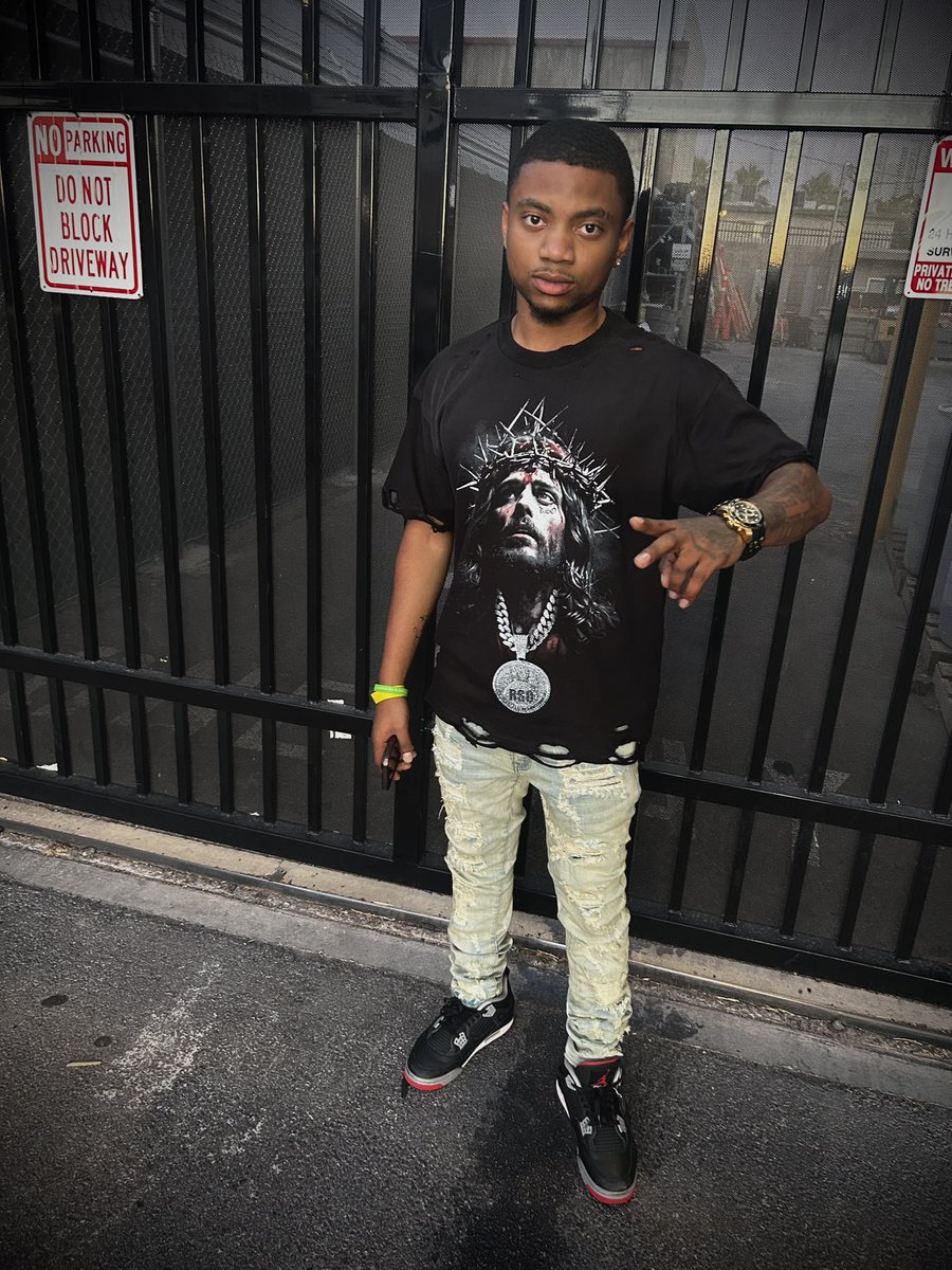 1Jayy_R's tweet photo. Jus vibe I’m not asking you for one thing📌
#getoffrecordz #Reposts https://t.co/YtanG9GgTB