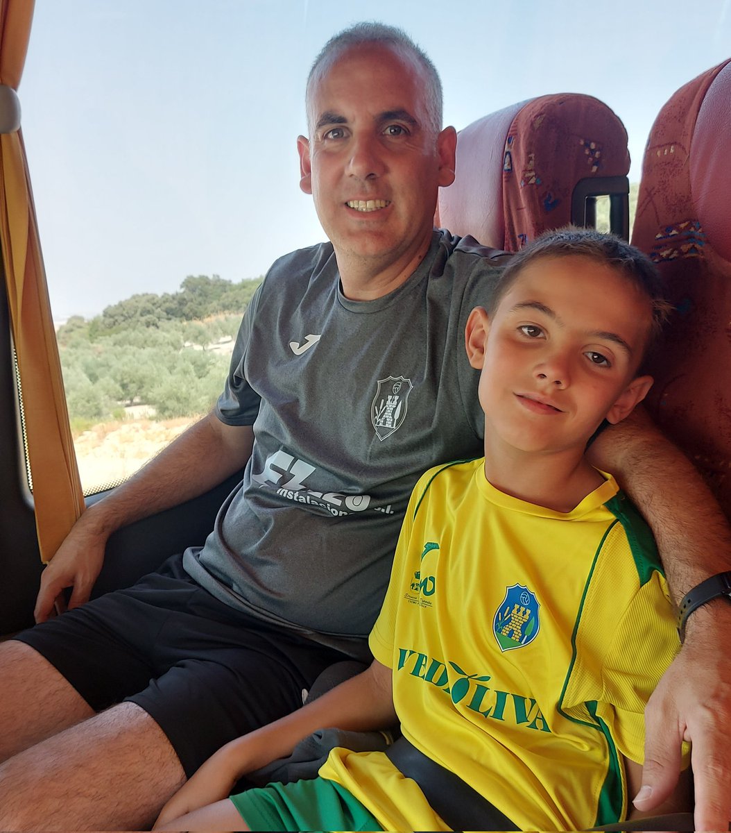 kikitowm's tweet photo. 🚌 El primero de la temporada ⚽️ https://t.co/oqV1MHRY4a