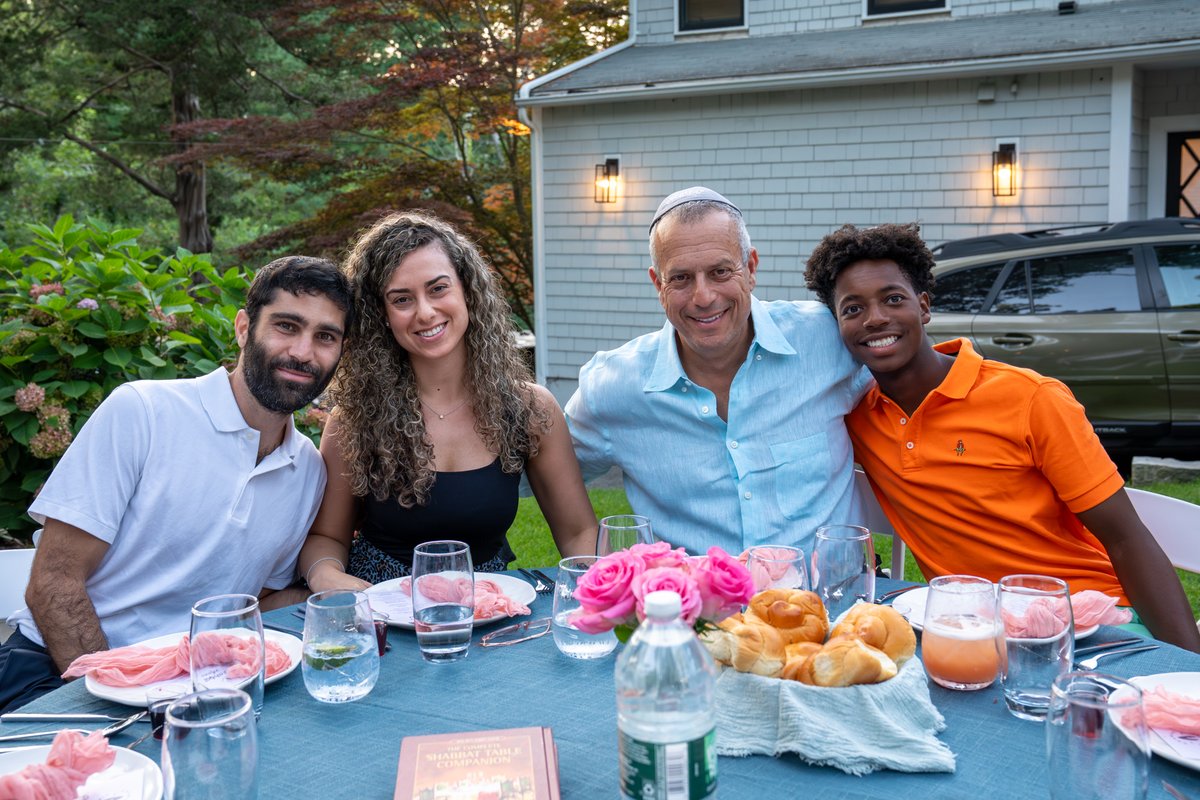 Glimpse of our Shabbat Dinner with Henry Louis (Skip) Gates and Sallyann Sack who spoke about their work on tracing Ashkenazi Genealogy.

Thanks to our sponsors Beth &amp; Jay Nadel.

Jewish life on MV is thriving!

Thanks to <a href="/summerpramer/">Summer Pramer</a> for the wonderful pictures (taken before
