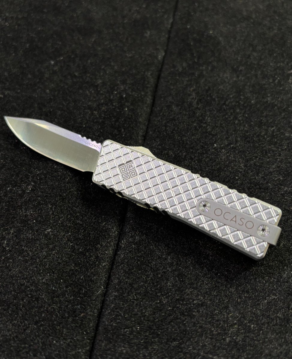 FlagsandCutlery's tweet photo. From the wonderful people at Ocaso Knives we bring you the Mini Lucent a Stylish knife with the power to back it up. With a drop point blade of Böhler M390 you get a super steel with a satin finish, alongside a light weight aluminum Handle. 
⁠ https://t.co/y2ILhcj3zR