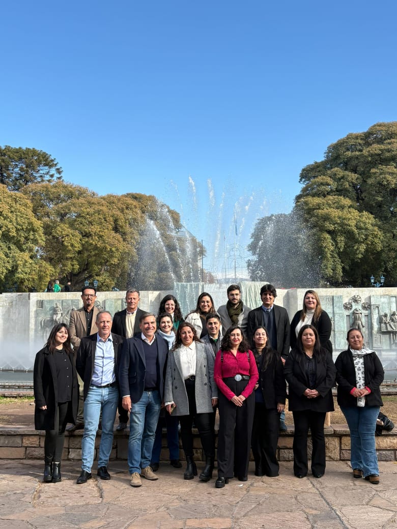 ErnesMancinelli's tweet photo. Desde el @frenteverdemza presentamos las listas con nuestros candidatos y candidatas que buscarán representar y ser una voz de los que no tienen voz. De aquellos que no les alcanza el mango y no llegan a fin de mes, de aquellos que la pelean todos los dias para superarse, 👇 https://t.co/znjltS7Zv4