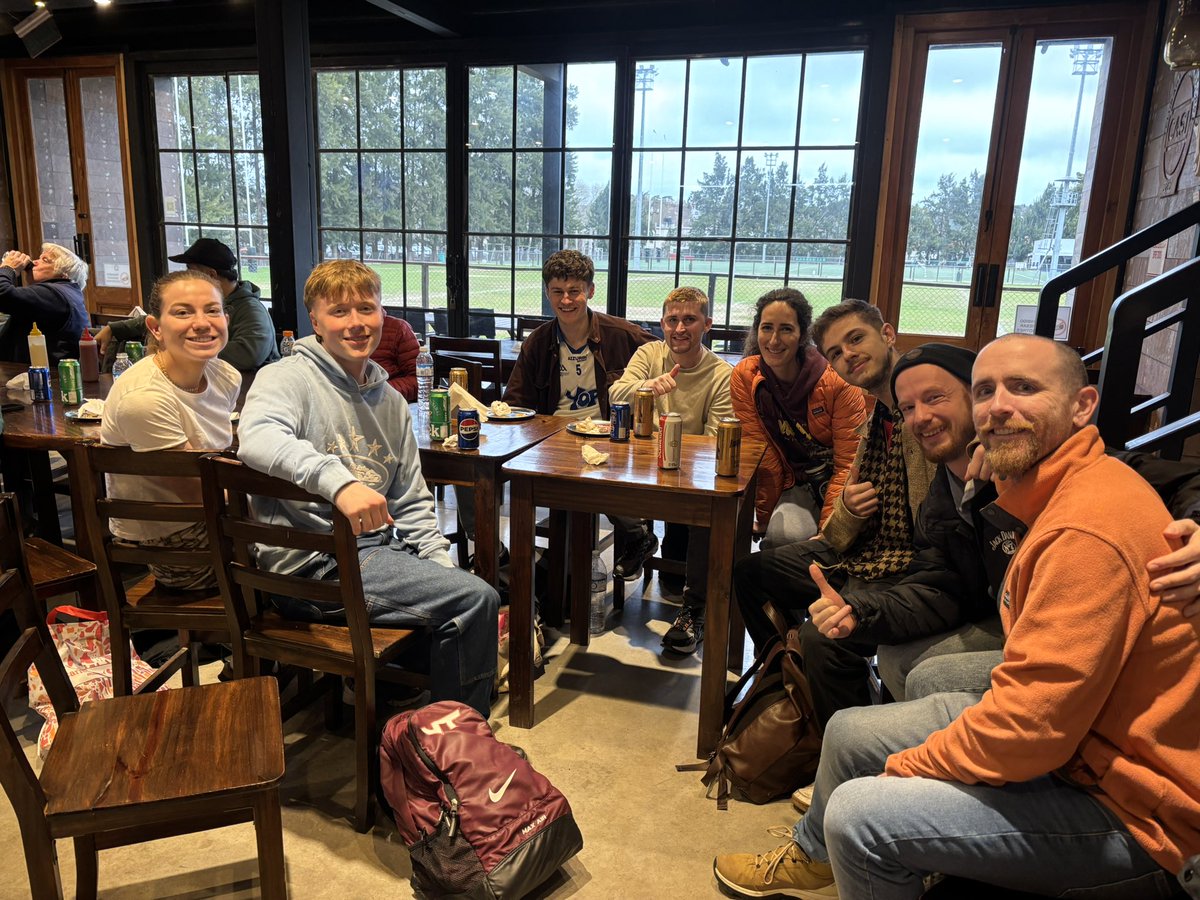 Hasta pronto Eamo! 
Este sábado despedimos en la Boya del CASI a Eamonn Maye, jugador y delegado de Bulfin, quien vuelve al viejo mundo para continuar allí su proyecto de vida junto a su compañera Daiana. Éxitos Eamo, te vamos a extrañar.
Cuenca del Plata GAA
#unidosenelencuentro