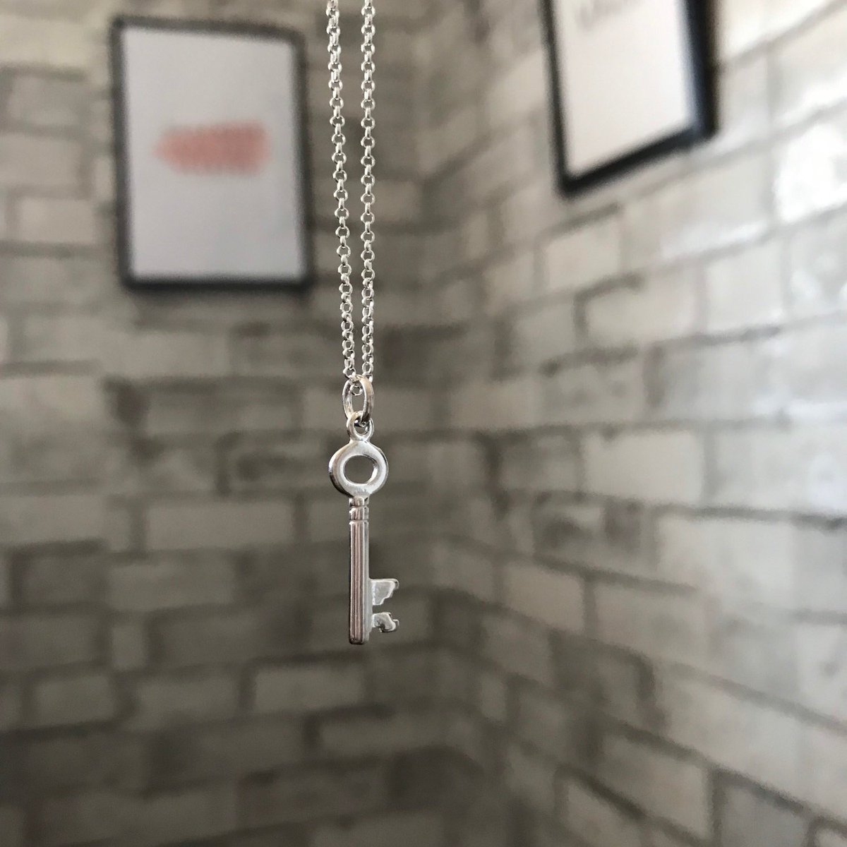 Silver Key Necklace 🗝 4beautifulkeys.etsy.com/listing/774404…