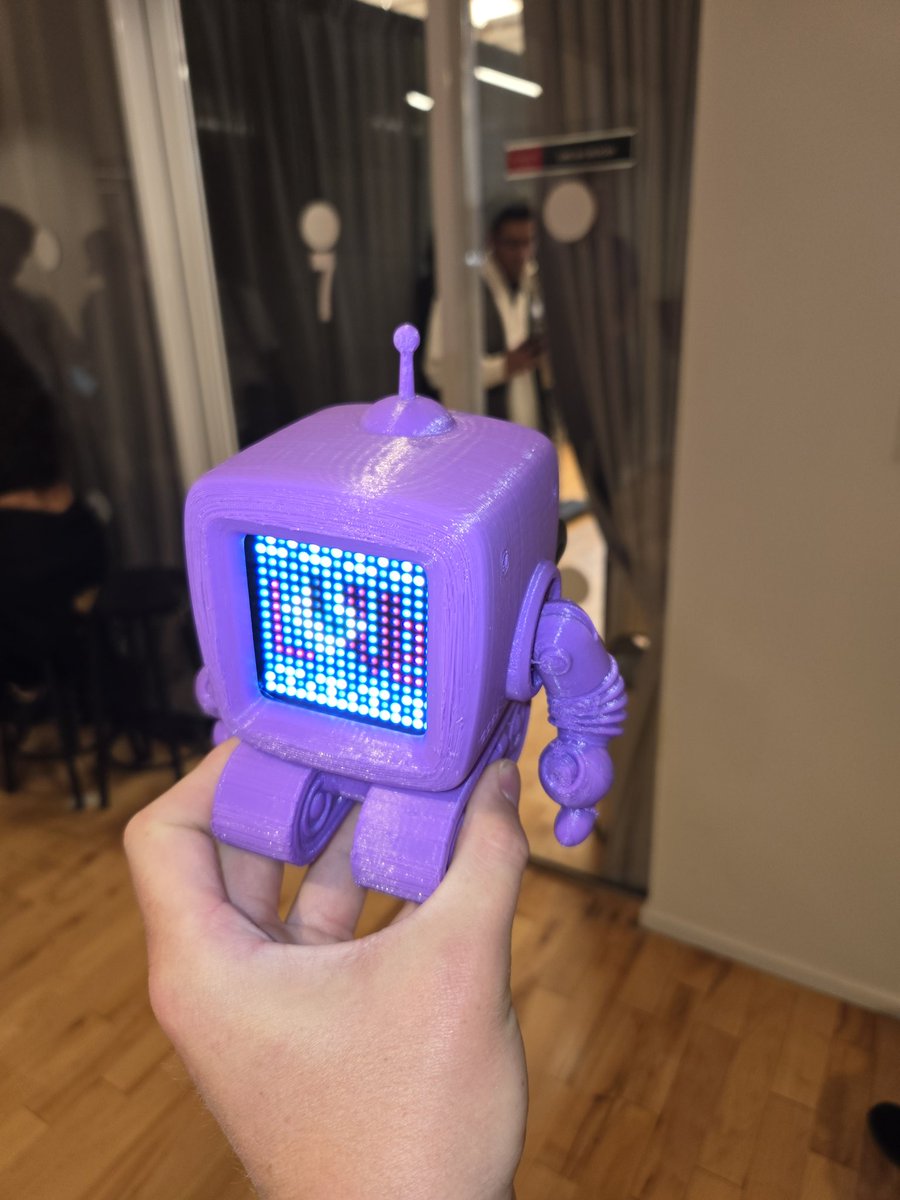 Cheerbot | cheerbot.eth | 🤖(❤️, 🍀) tweet media