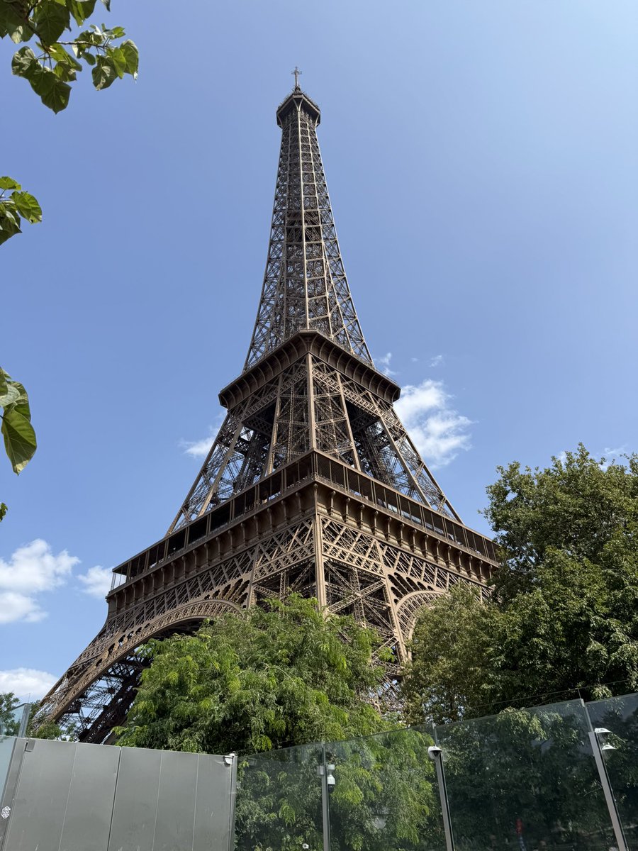 french93k's tweet photo. Bonjour Paris! 🗼 https://t.co/4slXLRqdPi