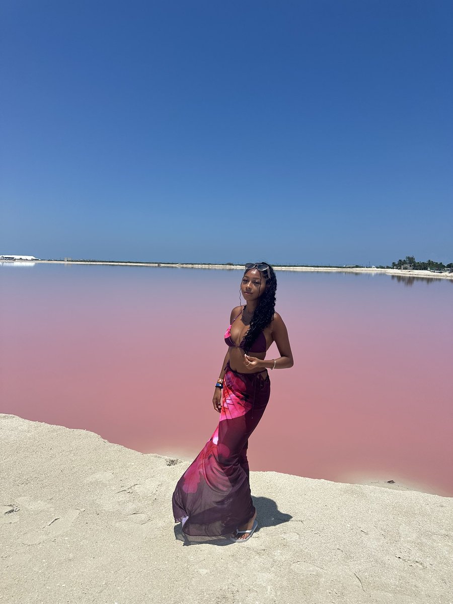 Tiahlocker1997's tweet photo. 🌺 https://t.co/xocSFC1rQV https://t.co/Dn7aUY7RQ5