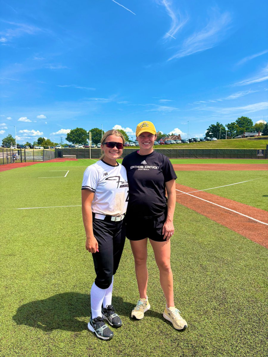 m_bowman2026's tweet photo. Had a great time at NKU’s softball camp! I Learned a lot of new things and enjoyed it! Thank you @MorganNewport18 and all the players for putting on such an amazing camp! @F_PlatinumLong https://t.co/GRCKGCnc3l