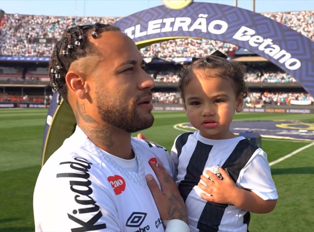 EmpNeymar's tweet photo. Neymar e Mavie. 🤍🖤 https://t.co/LpnzwUmQkm