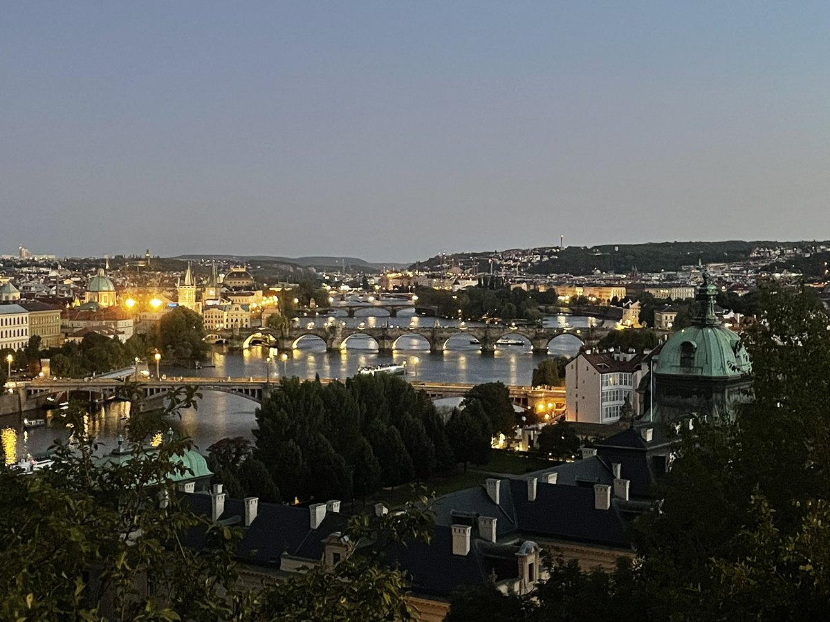 Remi_013's tweet photo. Prague 🇨🇿 , du jour à la nuit 🌅 #Prague #CzechRepublic #Travel #Cityscape #Sunset #BlueHour #NightLights #EuropeTrip #TravelPhotography https://t.co/klGBCOb4f2