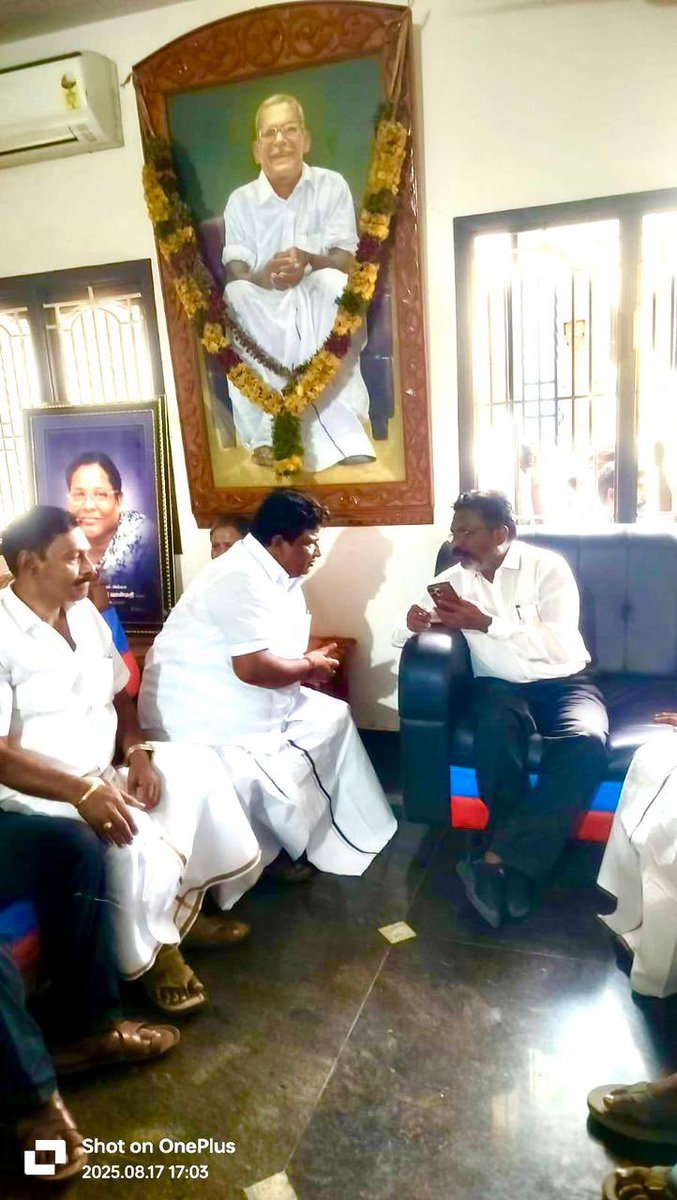 SPushparajDMK's tweet photo. விடுதலை சிறுத்தை கட்சியின் தலைவரும் சிதம்பரம் நாடாளுமன்ற உறுப்பினருமான அண்ணன் எழுச்சி தமிழரின் சிற்றன்னை இயற்கை எய்தினார் என்ற செய்தி அறிந்து மிகுந்த வேதனை அடைந்தேன்.அரியலூர் மாவட்டம் அங்கனூரில் உள்ள அவரது இல்லத்திற்கு சென்று ஆறுதல் கூறி அவரது துக்கத்தில் பங்குகொண்டோம். https://t.co/Nl7wS6Ni0F