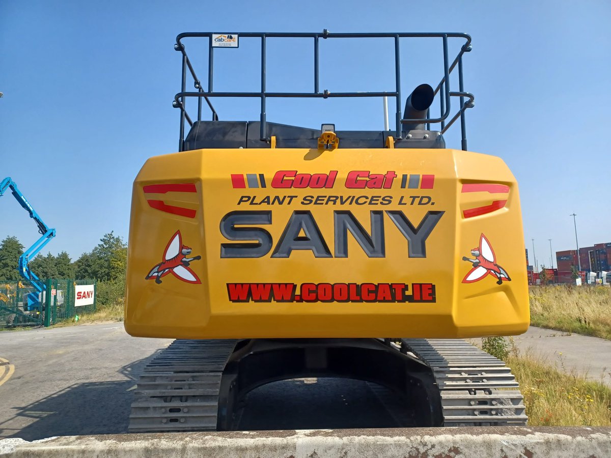 Cool Cat Chose SANY! 🐾
Huge thanks to Pat Hughes &amp; his son Patrick, who picked up their brand-new SANY SY390 Excavator at our Dublin Depot.

Pat was the first to order &amp; we’re honoured to support a true leader in the Irish industry. 💪🇮🇪 #SANY #Excavator
<a href="/BallyveseyLtd/">Ballyvesey Holdings Ltd</a>