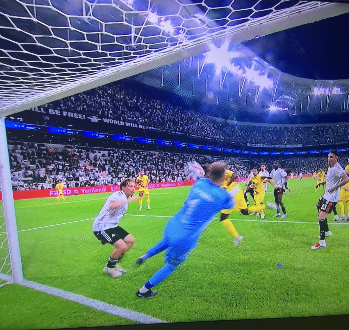 ah sana kaleci diyenin ah sana kaptan diyenin ben var ya