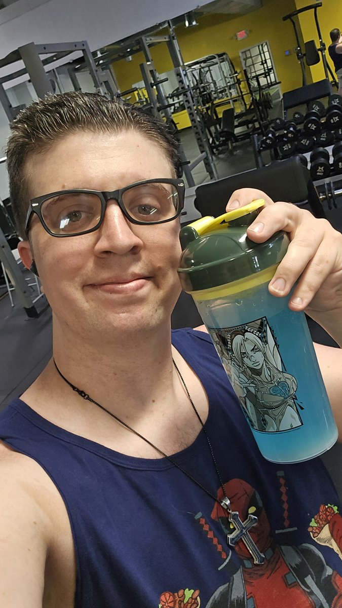 thebuffotaku's tweet image. I&apos;m on day 830 of loving @GamerSupps and on the partnership grind for code buffotaku!
I&apos;m here at the gym drinking supps and getting swoll! Its legs and shoulders day! #gamersupps #waifucups #ggarmy