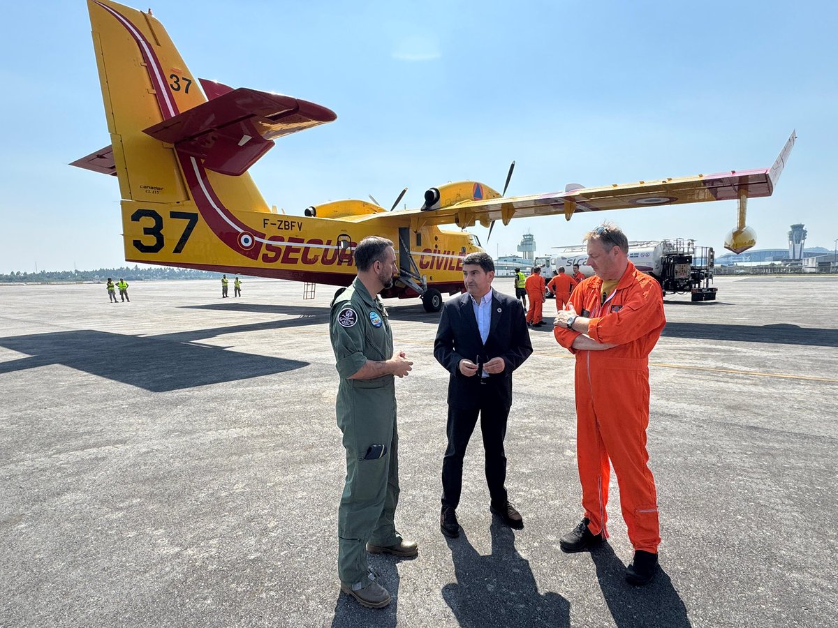 Ministerio del Interior (@interiorgob) on Twitter photo 🇪🇺 Gracias al Mecanismo Europeo de Protección Civil activado por <a href="/interiorgob/">Ministerio del Interior</a>:
🇫🇷 Francia:
◾️ 2 aviones #Canadair que operaron el 14 y 15 de agosto.
➡️ Han ofrecido dos equipos de Bomberos Forestales sobre Vehículo (GFFF-V). Será desplegado en la provincia de #León. 🇪🇺 Gracias al Mecanismo Europeo de Protección Civil activado por <a href="/interiorgob/">Ministerio del Interior</a>:
🇫🇷 Francia:
◾️ 2 aviones #Canadair que operaron el 14 y 15 de agosto.
➡️ Han ofrecido dos equipos de Bomberos Forestales sobre Vehículo (GFFF-V). Será desplegado en la provincia de #León.