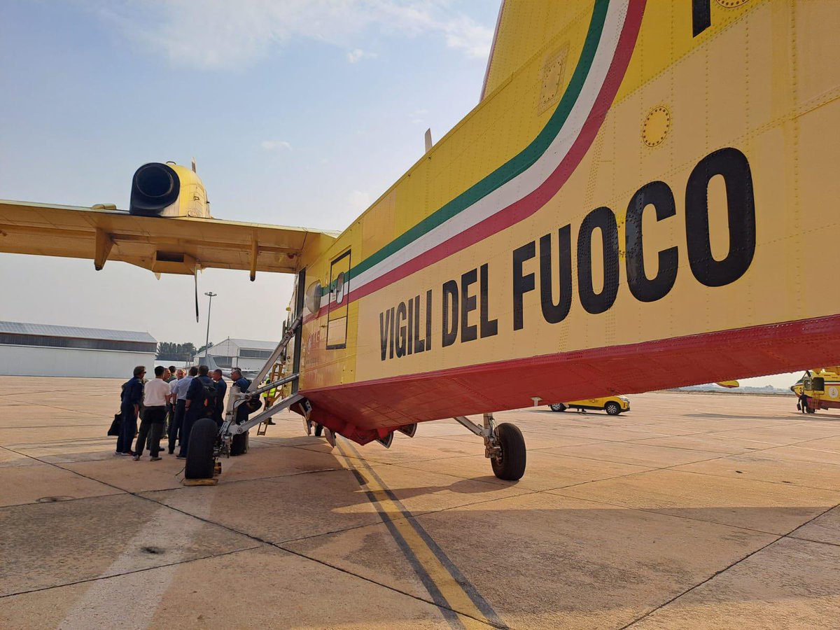 🇮🇹 Italia:

▪️ 2 aviones #Canadair, que ya están operando.

🇳🇱 Países Bajos:

▪️Mañana llegan 2 helicópteros #Chinook, a la Base Aérea de #León.

🇸🇰 Eslovaquia: 

▪️Un helicóptero #BlackHawk bombardero. Desplegará en la Base de Pinofranqueado #Cáceres.