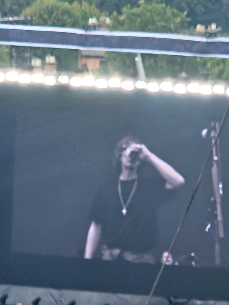 McsEmma's tweet photo. Richard Ashcroft is fucking legendary 
#OasisDublin https://t.co/I426J035d5