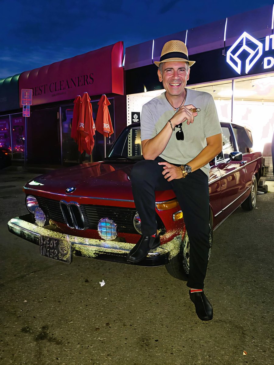 JohnAkouri's tweet photo. 🚘 #glitterANDgrease https://t.co/6ZNT01ogvX