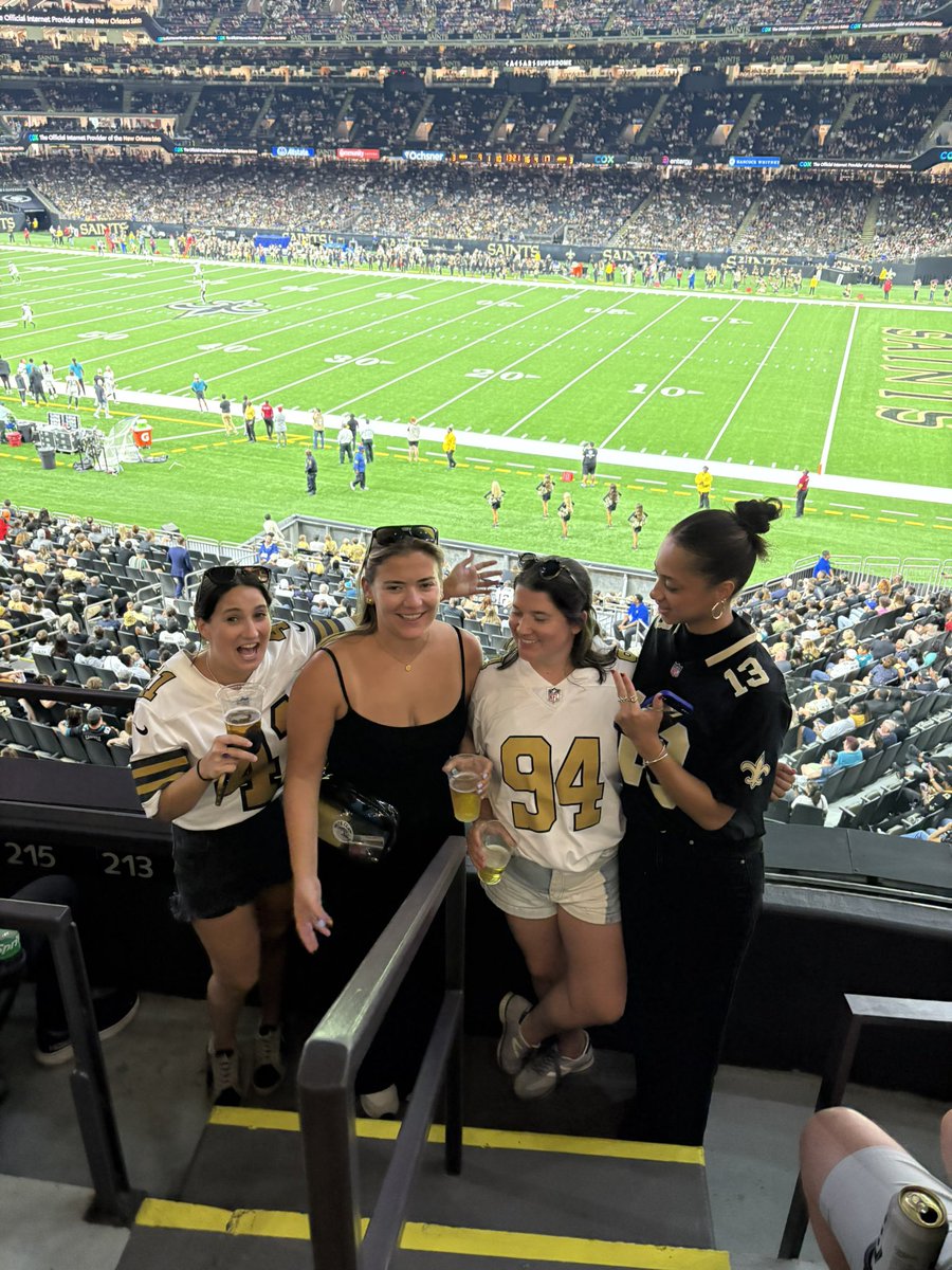 kateheid's tweet photo. #Saints #SaintsSunday #WhoDat #Boo #SaintsTailgateSeason https://t.co/MLReDDGK6A