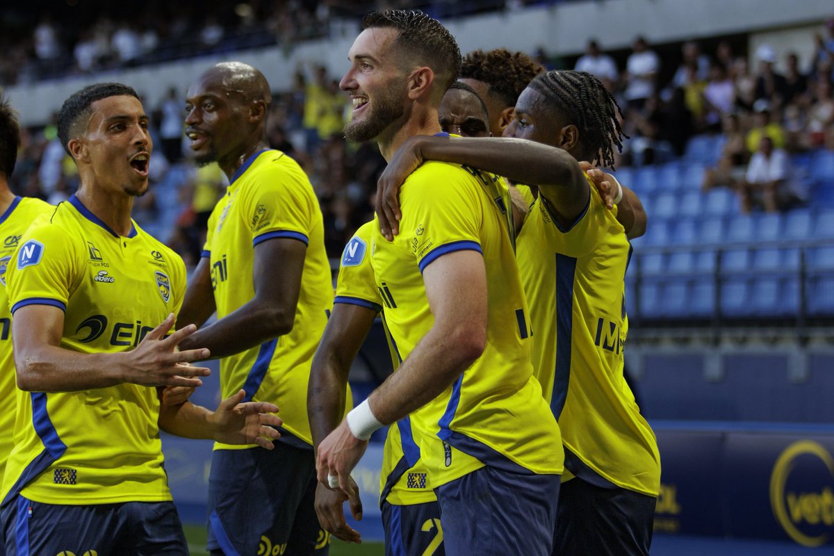 Quelle magnifique soirée pour notre retour à la Maison 💛💙