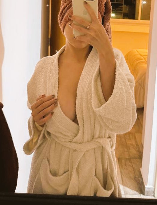 Nu gratuit ? Rt et j'envoi 🥰