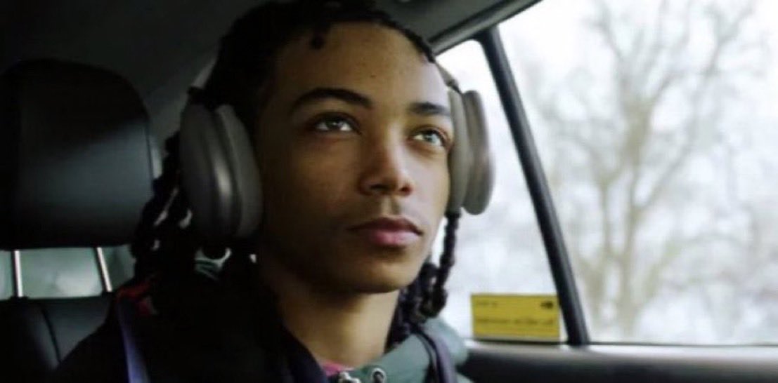 purplecoupes's tweet image. #headphones on ..