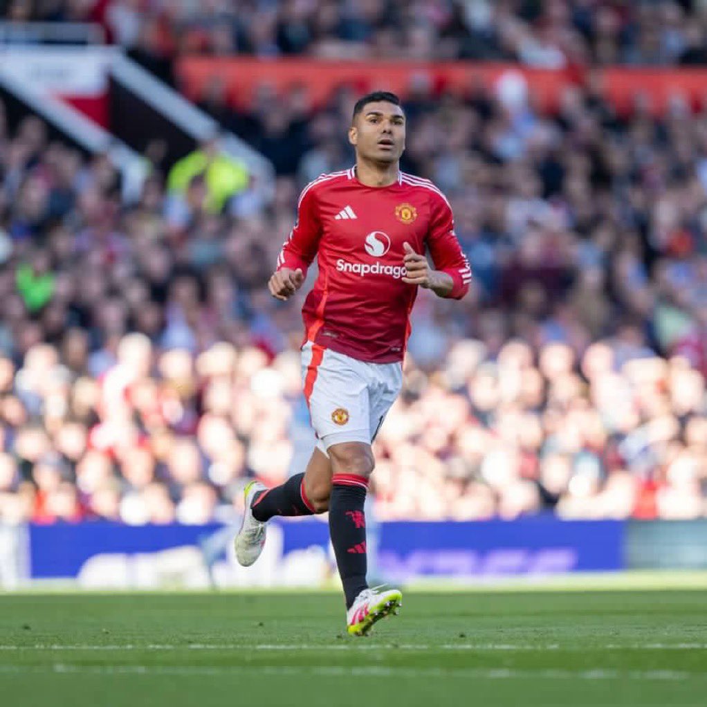 United fans praising Cunha,Mbeumo, de ligt, Dorgu but forgot about this man 🪖

Casemiro easily our Best Dm and it’s not a debate