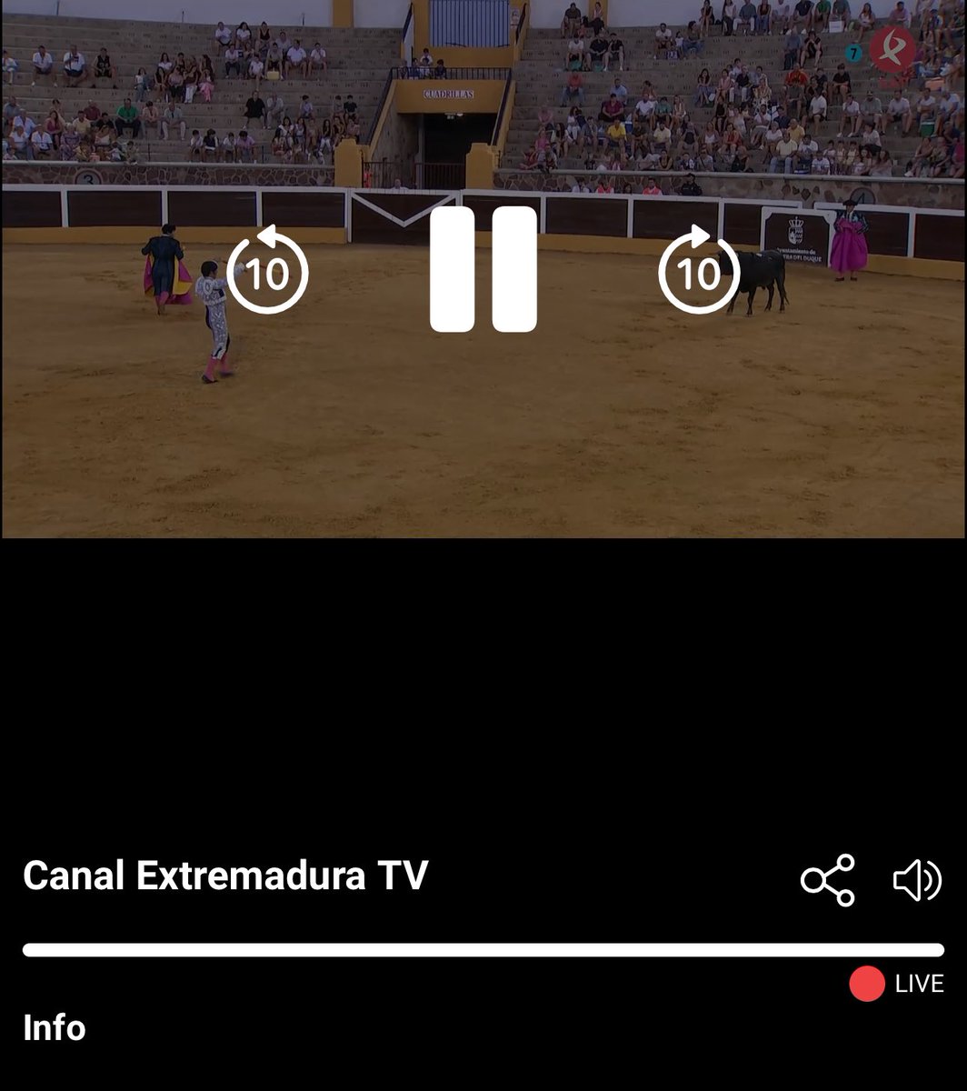 e__VILLANUEVA's tweet image. Extremadura sufre el incendio más grave: el #IFJarilla, que supone una catástrofe para el Valle del Jerte y el castañar de Hervás. Y en el canal autonómico, ahora en directo, toros… 😷
#IncendiosForestales 
#Cáceres