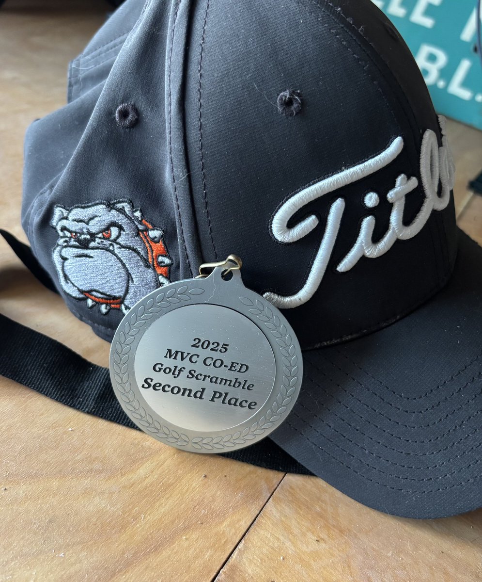 Waterloo Boys Golf tweet media