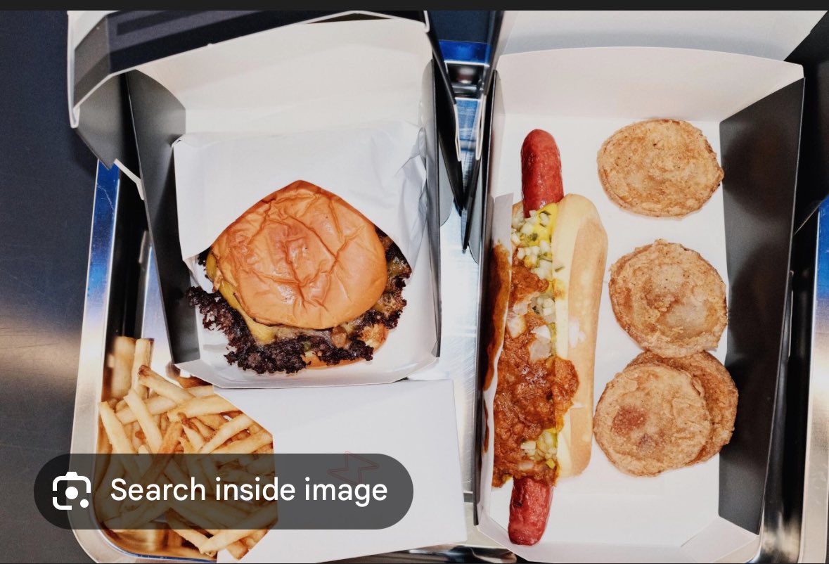 Nechápu jak Američani čekají mega řadu aby si dali nechutně odporně vypadající jídlo v Tesla Diner.