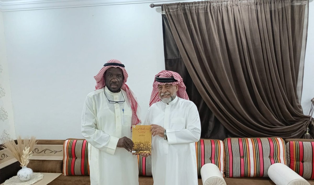 محمد برناوي(ابو لؤي) (@pv03025) on Twitter photo تشرفت مساء اليوم الاحد 17 أغسطس 2025 ، بزيارة الزميل الحبيب الأستاذ عبدالله المريح<a href="/AAlmoreh/">عبدالله المريح ابوبدر</a>في منزلي ، والتقى بالأخوة الاعزاء علي هوساوي ، وعثمان مدني ، وتسلم (أبا بدر) نسختي كتاب رواد الكشافة العرب سيرة ومسيرة تشرفت مساء اليوم الاحد 17 أغسطس 2025 ، بزيارة الزميل الحبيب الأستاذ عبدالله المريح<a href="/AAlmoreh/">عبدالله المريح ابوبدر</a>في منزلي ، والتقى بالأخوة الاعزاء علي هوساوي ، وعثمان مدني ، وتسلم (أبا بدر) نسختي كتاب رواد الكشافة العرب سيرة ومسيرة
