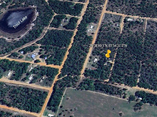 Feature Lot: This 0.22 acre lot in Interlachen, FL, is the perfect place to plant your roots. Zoned for residential use, you can build a dream home or bring in a manufactured home. Offered by Kirk Peart with Lots of Sunshine. lotflip.com/lot/394202
