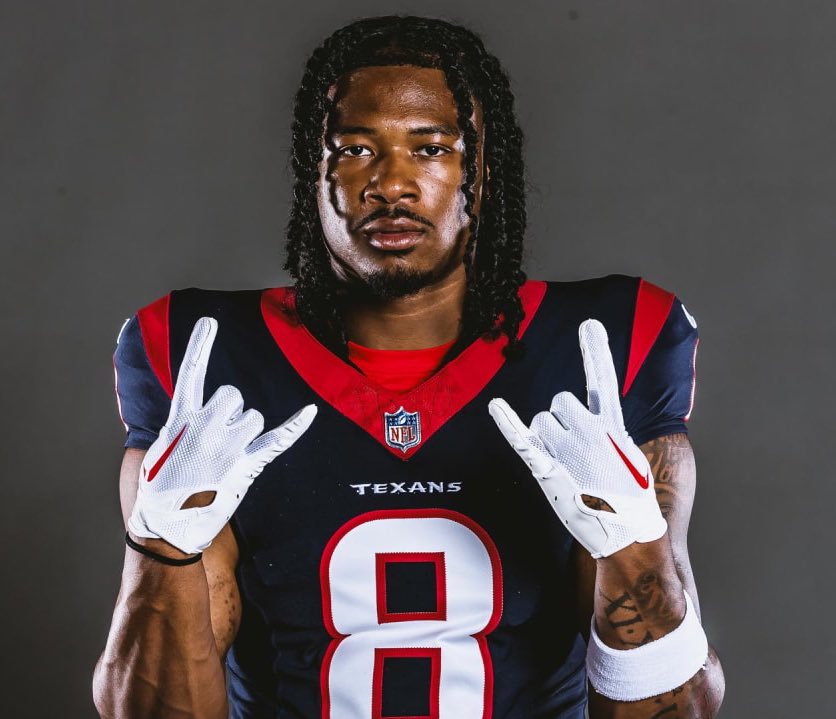 JeffSkversky's tweet photo. 🚨 Eagles are trading for Texans WR &amp; former 2nd round pick John Metchie per @AdamSchefter 

Another Alabama Alum joins the #Eagles 

#JohnMetchie has started only 3 games in his 2 seasons in Houston with 1 TD and 412 total yards https://t.co/ZhBhwiAhIn