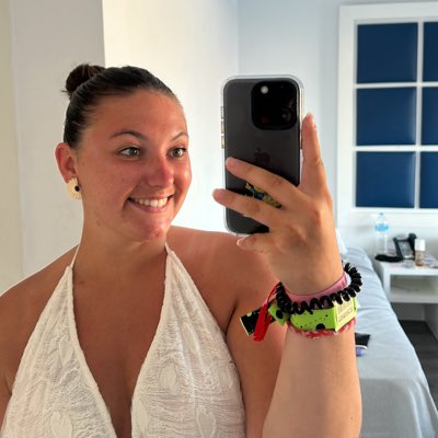 mathilde_aqt's tweet photo. #NouvellePhotoDeProfil https://t.co/PfTYW8AggG
